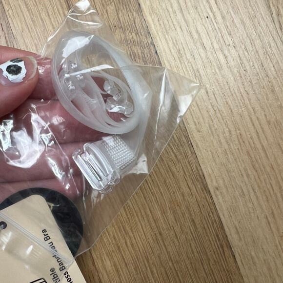 NEW Truekind Women's L Convertible Strapless Bandeau Bra Beige Nude Adhesive - Picture 7 of 9